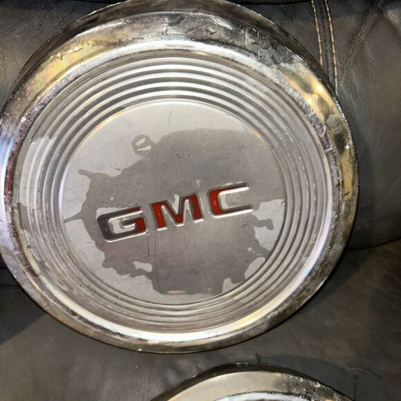 Set Of Four GMC Dog Dish Hubcaps 1993 - Picture 3 of 10